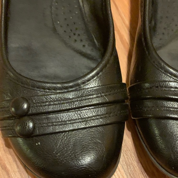 Flats - Picture 3 of 3